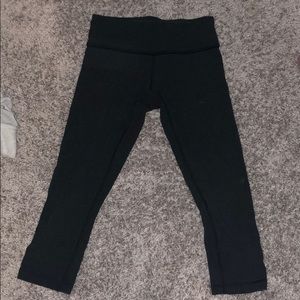 Lululemon charcoal cropped leggings